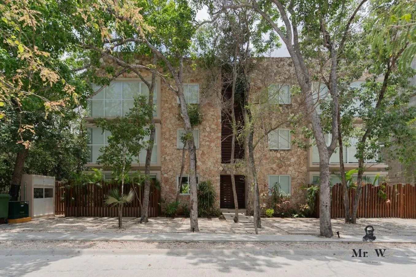 Full Space, 6 Condo Building Tulum